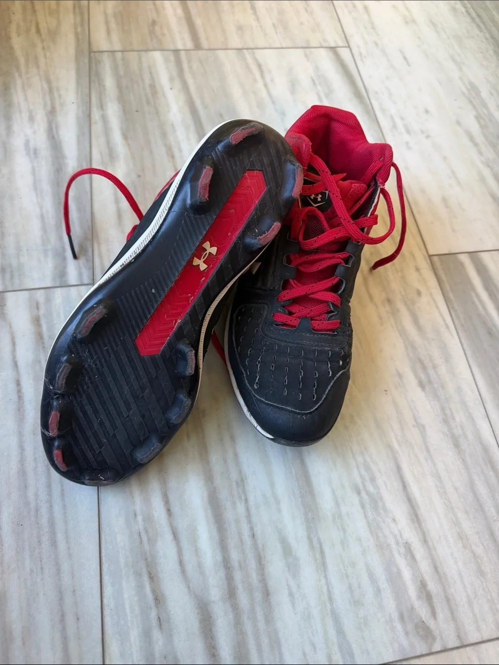 Under Armour Youth Black and Red High-Top football cleats boys size 6